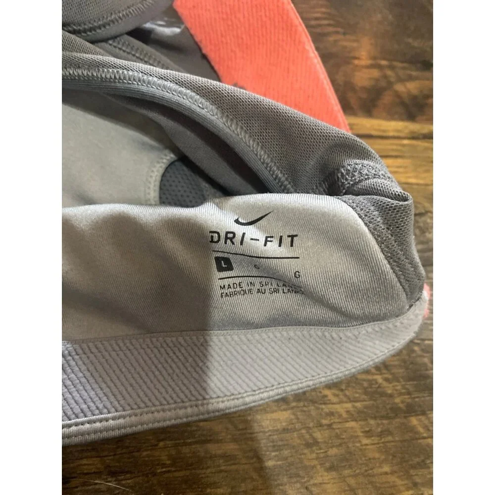 Nike Sports‎ Bra - Picture 3 of 3